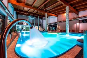 Bazén v ubytování Hotel Bystrá nebo v jeho okolí