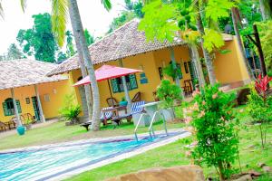 A piscina localizada em Kurumba Villas ou nos arredores