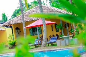 A piscina localizada em Kurumba Villas ou nos arredores