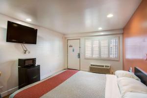 Gallery image of Motel 6 Monterey Park in Monterey Park