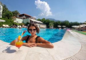 Bazén v ubytování Hotel Greenland - All Inclusive nebo v jeho okolí