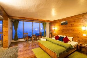 Postel nebo postele na pokoji v ubytování Zostel Homes Cheog (Shimla)