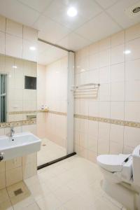 Bagno di Old Door Hostel & Bar