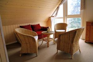 Posezení v ubytování SATAMA Sauna Resort & SPA