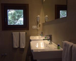 A bathroom at Los Ojos de la Mora Apartamentos Boutique