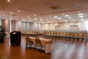 Área de negócios e/ou sala de conferências em Bristol Portal do Iguaçu Curitiba Aeroporto