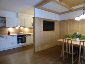 Kuchyň nebo kuchyňský kout v ubytování Ferienhaus Veider