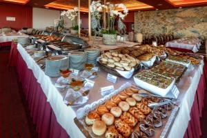 Comida no hotel ou em algum lugar perto