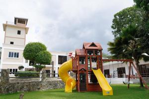 Children's play area sa Mario Dive Resort
