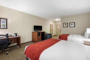 Postel nebo postele na pokoji v ubytování Comfort Inn & Suites Cedar Hill Duncanville