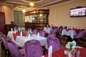 Hera Addis Hotel餐厅或其他用餐的地方