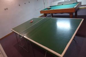 Kemudahan pingpong di Horská chata Primula - 1000 m nad morom atau berdekatan
