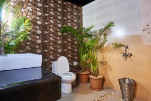 Ванная комната в Blue Lagoon Resort Goa