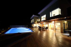 Bazén v ubytovaní Villa OCEAN Infinity heated pool optional alebo v jeho blízkosti