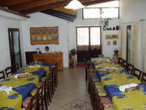 Reštaurácia alebo iné gastronomické zariadenie v ubytovaní Il Terrazzo Sul Sinni