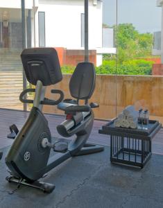 Fitness centrum a/nebo fitness zařízení v ubytování Azaya Beach Resort Goa