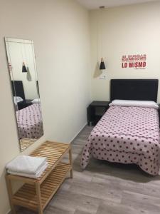 Gallery image of JQC Rooms in Madrid