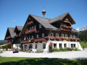The building in which a szállodákat is located