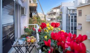 Parveke tai terassi majoituspaikassa Tranquil Central Apt, behind Athens Caravel Area