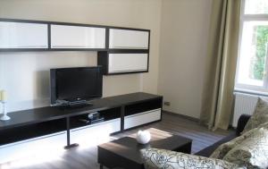 TV a/nebo společenská místnost v ubytování Villa Serena