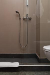 A bathroom at Absolute Athens VII