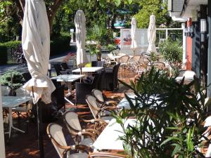 A restaurant or other place to eat at Hotel Silvia
