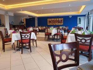 Restoran atau tempat lain untuk makan di Sky view Atitlán lake suites ,una inmejorable vista apto privado dentro del lujoso hotel
