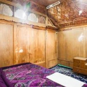 Bagno di S Group Of Houseboat