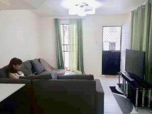 Imagem da galeria de 3BR house @ Fiesta Village em Limay