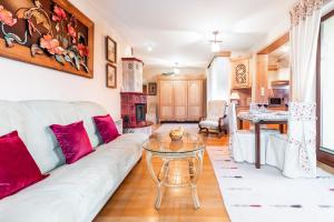 Kuchyňa alebo kuchynka v ubytovaní Apartament Bajeczna Góra Zakopane