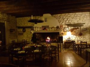 Restaurace v ubytování Hôtel MAS DE LAYALLE
