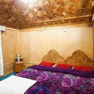 Letto o letti in una camera di S Group Of Houseboat