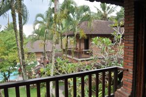 A balcony or terrace at Jati 3 Bungalows and Spa