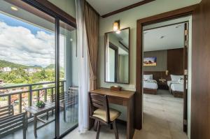 Balkón nebo terasa v ubytování Andaman Breeze Resort