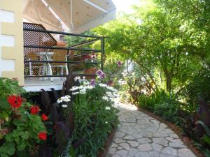 Zahrada ubytování Kostas studios