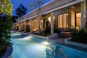 Bazén v ubytování CRAFT Resort & Villas, Phuket Town nebo v jeho okolí