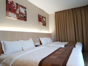 Postel nebo postele na pokoji v ubytování DeHome Boutique Hotel + 39 fotografií