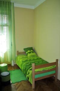 Voodi või voodid majutusasutuse Habitat Hostel toas