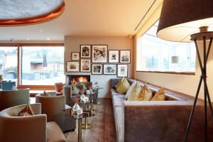 Predel za sedenje v nastanitvi Kitzbühel Lodge