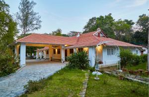 Vườn quanh Hirvate Estate / Crawford House
