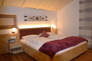 A bed or beds in a room at Residence Apartment Talblick