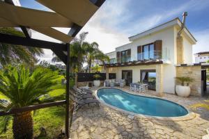 Bazén v ubytování Protaras El Greco Seafront Villa, Greco Mare nebo v jeho okolí