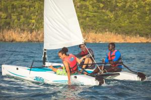 Επισκέπτες που μένουν στο Carlisle Bay