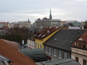 Cảnh Plzeň hoặc tầm nhìn thành phố từ căn hộ