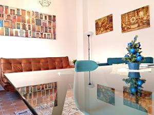 Gallery image of Vintage Apartment Azahar Triana in Seville