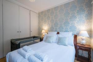 Delightful Kensington Home close to Hyde Park by UndertheDoormat