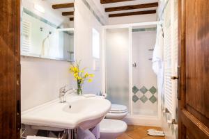 Koupelna v ubytování B&B Ponte a Nappo San Gimignano