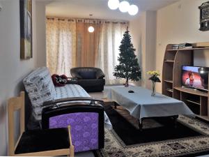 Зона вітальні в 2 bedroom apartment in Atlit, Haifa district