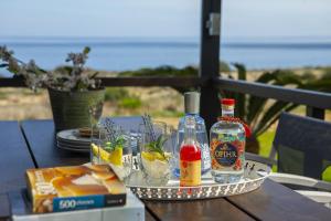 Nápoje v ubytování Protaras El Greco Seafront Villa, Greco Mare