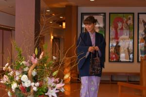 Asiakkaita majoituspaikassa Mashikokan Satoyama Resort Hotel